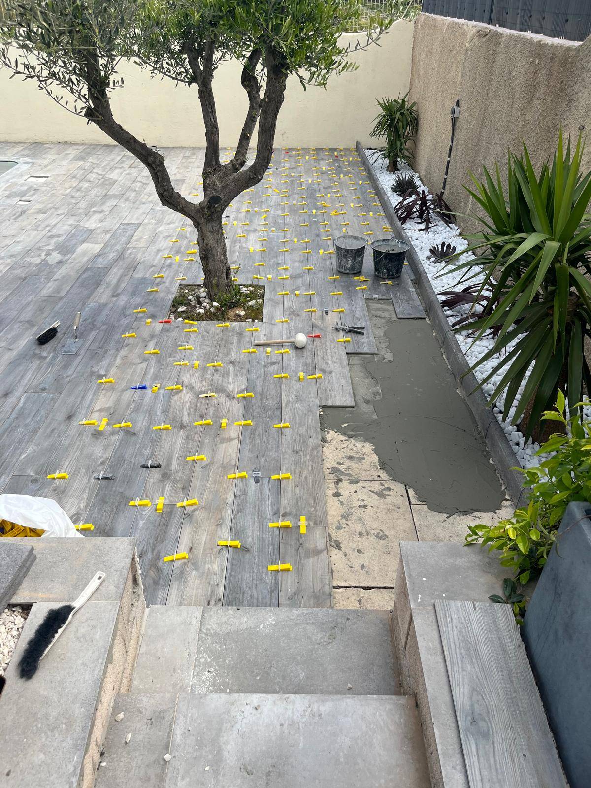 realisation-terrasse-carrelage-imitation-parquet-indeco-carrelage