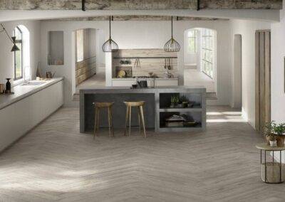 Cuisine avec carrelage imitation parquet en bois ceruse marque ARKE
