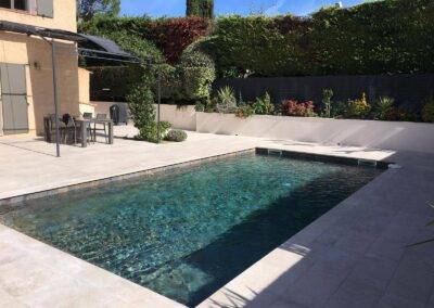 Piscine pierre de bali