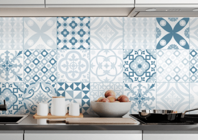 Carreaux ciment sur mur de cuisine